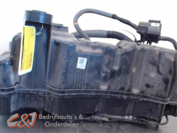 Gebrauchte Adblue Tank Fiat Doblo Cargo (263) 1.3 D Multijet Preis € 210,00 Margenregelung angeboten von C&J Bedrijfsauto's & Onderdelen