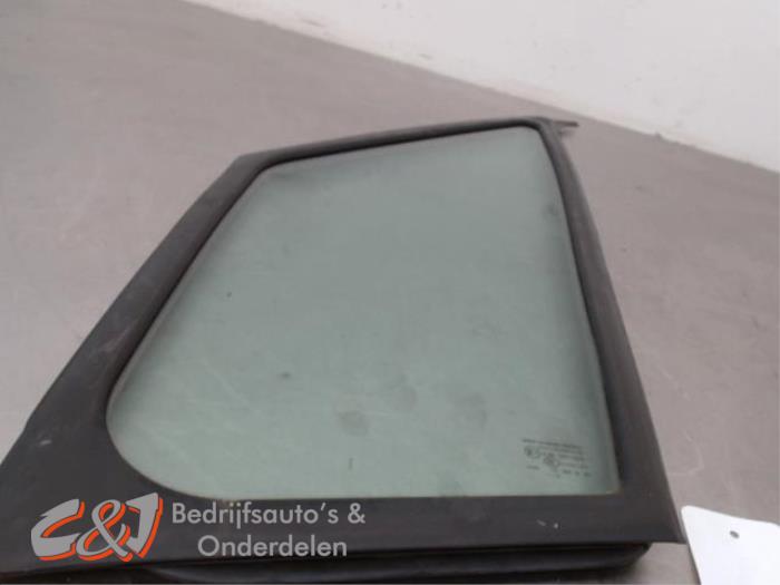 Usados Ventanilla triangular izquierda delante Volkswagen Crafter 2.0 TDI 16V Precio € 31,50 Norma de margen ofrecido por C&J Bedrijfsauto's & Onderdelen