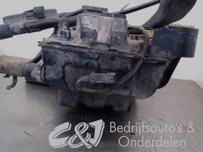 Adblue Tank van een Peugeot Partner (EF/EU) 1.5 BlueHDi 100 2019