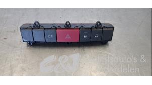 Used Panic lighting switch Peugeot Boxer (U9) 3.0 HDi 160 Euro 4 Price € 26,25 Margin scheme offered by C&J bedrijfsauto's & onderdelen