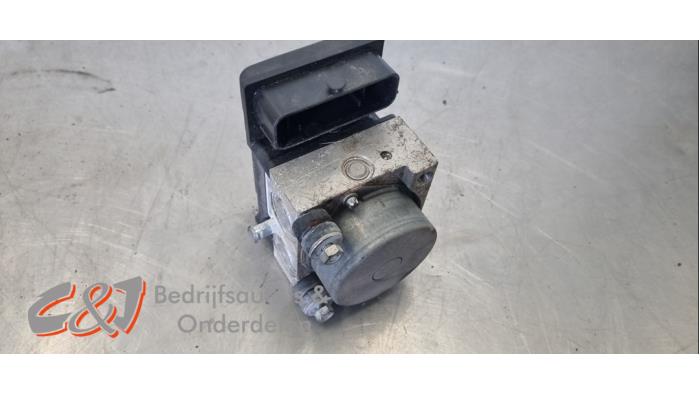 Używane Pompa ABS Fiat Qubo 1.3 D 16V Multijet Cena € 15,75 Procedura marży oferowane przez C&J Bedrijfsauto's & Onderdelen