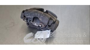 Used Front brake calliper, right Volkswagen Transporter T5 2.5 TDi Price on request offered by C&J bedrijfsauto's & onderdelen