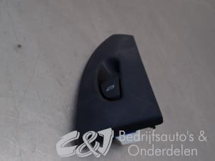 Usados Interruptor de ventanilla eléctrica Fiat Ducato (243/244/245) 2.8 JTD Precio € 15,75 Norma de margen ofrecido por C&J bedrijfsauto's & onderdelen
