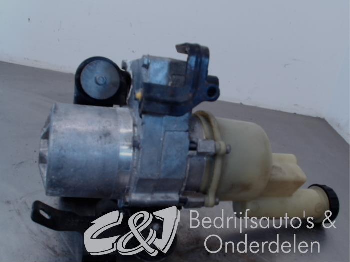 Lenkkraftverstärker Pumpe van een Peugeot Expert (VA/VB/VE/VF/VY) 2.0 Blue HDi 120 16V 2020