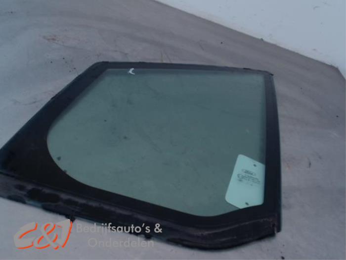 Usados Ventanilla triangular izquierda delante Ford Transit Connect 1.8 TDCi 90 DPF Precio € 31,50 Norma de margen ofrecido por C&J Bedrijfsauto's & Onderdelen