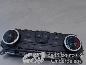 Używane Panel sterowania klimatyzacji Ford Tourneo Custom 2.0 TDCi 16V Eco Blue 130 Cena € 120,75 Procedura marży oferowane przez C&J bedrijfsauto's & onderdelen