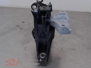 Support moteur d'un Opel Combo Cargo 1.5 CDTI 100 2021