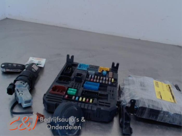 Used Ignition lock + computer Opel Combo Cargo 1.5 CDTI 100 Price € 210,00 Margin scheme offered by C&J Bedrijfsauto's & Onderdelen