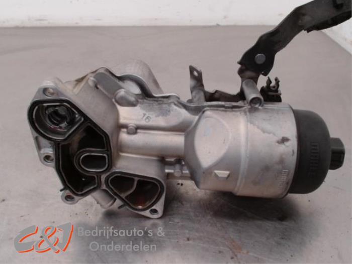 Gebrauchte Ölfiltergehäuse Citroen Berlingo 1.6 BlueHDI 100 Preis € 26,25 Margenregelung angeboten von C&J Bedrijfsauto's & Onderdelen