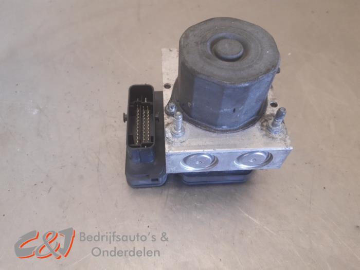 Begagnade ABS-pump Ford Transit 2.2 TDCi 16V Pris € 78,75 Marginaltabell erbjuds av C&J Bedrijfsauto's & Onderdelen