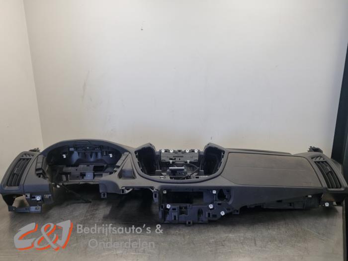 Usados Salpicadero Ford Transit 2.2 TDCi 16V Precio € 262,50 Norma de margen ofrecido por C&J Bedrijfsauto's & Onderdelen