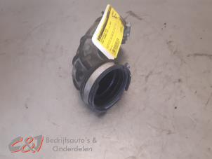 Intercooler Rohr van een Ford Tourneo Custom 2.0 TDCi 16V Eco Blue 130 2020