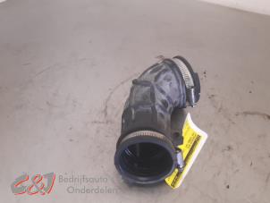Intercooler Rohr van een Ford Tourneo Custom 2.0 TDCi 16V Eco Blue 130 2020
