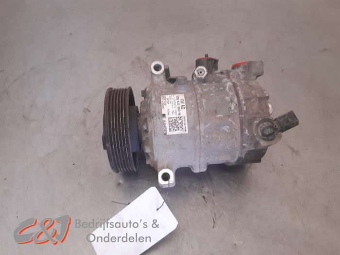Usagé Pompe clim Volkswagen Caddy IV 2.0 TDI 102 Prix € 21,00 Règlement à la marge proposé par C&J Bedrijfsauto's & Onderdelen