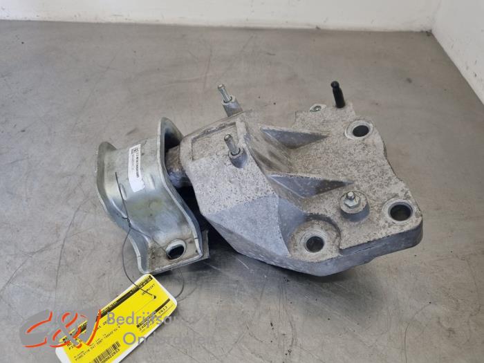 Usagé Support moteur Fiat Ducato (250) 2.3 D 180 Multijet Prix € 36,75 Règlement à la marge proposé par C&J Bedrijfsauto's & Onderdelen