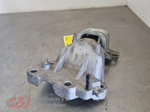 Engine mount from a Fiat Ducato (250) 2.3 D 180 Multijet 2019