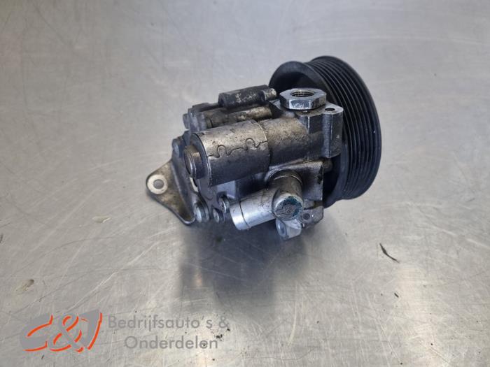 Usagé Pompe de direction Mercedes Vito (639.6) 3.0 122 CDI V6 24V Prix € 157,50 Règlement à la marge proposé par C&J Bedrijfsauto's & Onderdelen