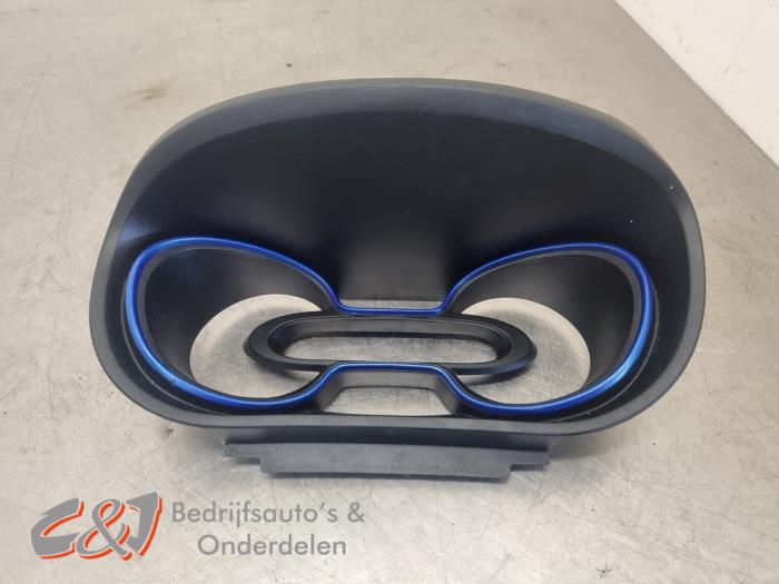 Gebrauchte Tacho Blende Renault Trafic (1FL/2FL/3FL/4FL) 1.6 dCi 90 Preis € 15,75 Margenregelung angeboten von C&J Bedrijfsauto's & Onderdelen