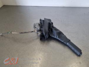 Używane Mechanizm hamulca recznego Renault Trafic (1FL/2FL/3FL/4FL) 2.0 dCi 16V 150 Cena € 68,25 Procedura marży oferowane przez C&J Bedrijfsauto's & Onderdelen