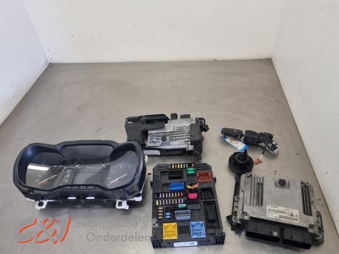 Used Ignition lock + computer Citroen Berlingo 1.6 BlueHDI 100 Price € 317,63 Inclusive VAT offered by C&J Bedrijfsauto's & Onderdelen