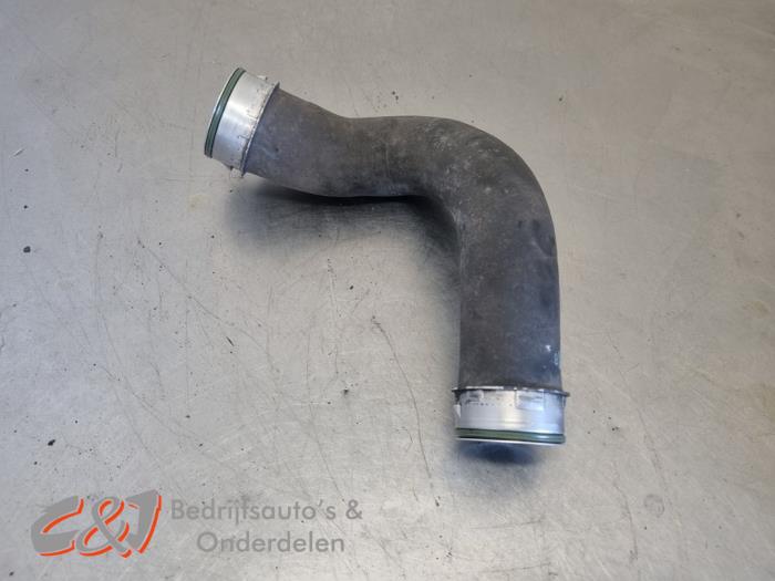 Gebrauchte Intercooler Schlauch Volkswagen Transporter/Caravelle T5 2.5 TDi PF Preis € 10,50 Margenregelung angeboten von C&J Bedrijfsauto's & Onderdelen