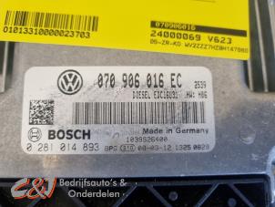 Engine management computer from a Volkswagen Transporter/Caravelle T5 2.5 TDi PF 2008