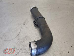 Intercooler Rohr van een Volkswagen Caddy III (2KA,2KH,2CA,2CH) 1.9 TDI 2005