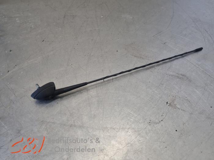 Używane Antena Fiat Fiorino (225) 1.3 JTD 16V Multijet Cena € 15,75 Procedura marży oferowane przez C&J Bedrijfsauto's & Onderdelen