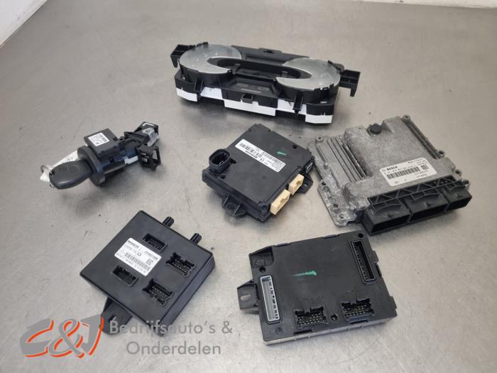 Used Ignition lock + computer Renault Trafic (1FL/2FL/3FL/4FL) 1.6 dCi 125 Twin Turbo Price € 444,68 Inclusive VAT offered by C&J Bedrijfsauto's & Onderdelen