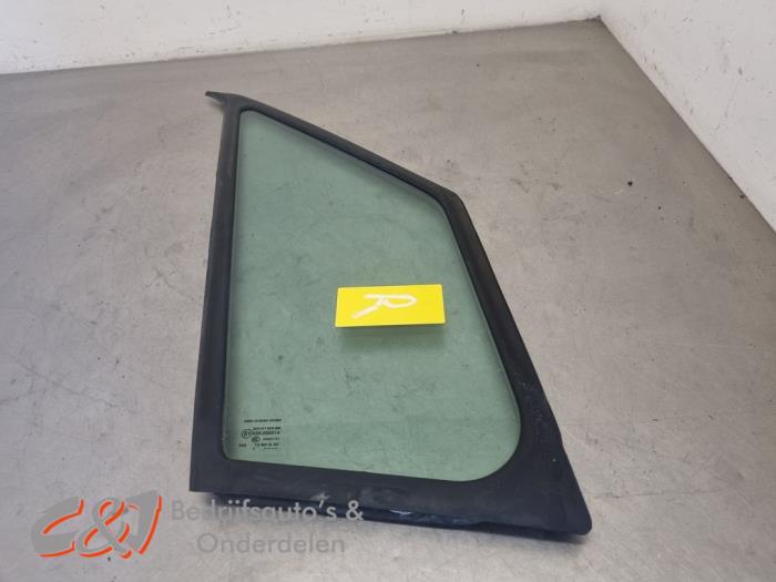 Usados Ventanilla triangular derecha delante Volkswagen Crafter 2.5 TDI 30/32/35/46/50 Precio € 31,50 Norma de margen ofrecido por C&J Bedrijfsauto's & Onderdelen