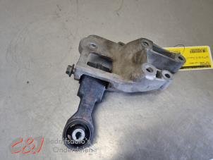 Engine mount from a Fiat Scudo (270) 2.0 D Multijet 2014