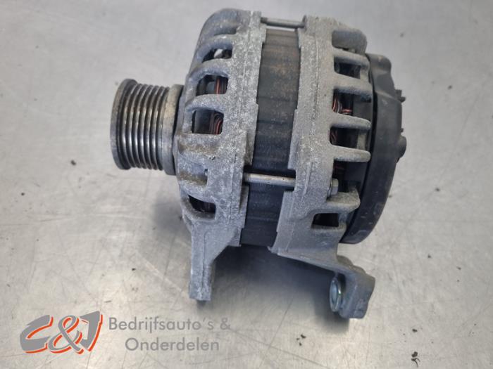 Usagé Dynamo Iveco New Daily VI 33S12, 35C12, 35S12 Prix € 120,75 Règlement à la marge proposé par C&J Bedrijfsauto's & Onderdelen