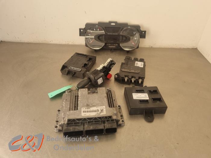 Used Ignition lock + computer Opel Vivaro 1.6 CDTi BiTurbo 125 Price € 635,25 Inclusive VAT offered by C&J Bedrijfsauto's & Onderdelen