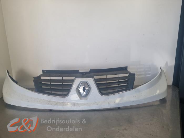 Używane Grill Renault Trafic New (FL) 2.5 dCi 16V 145 Cena € 36,75 Procedura marży oferowane przez C&J Bedrijfsauto's & Onderdelen