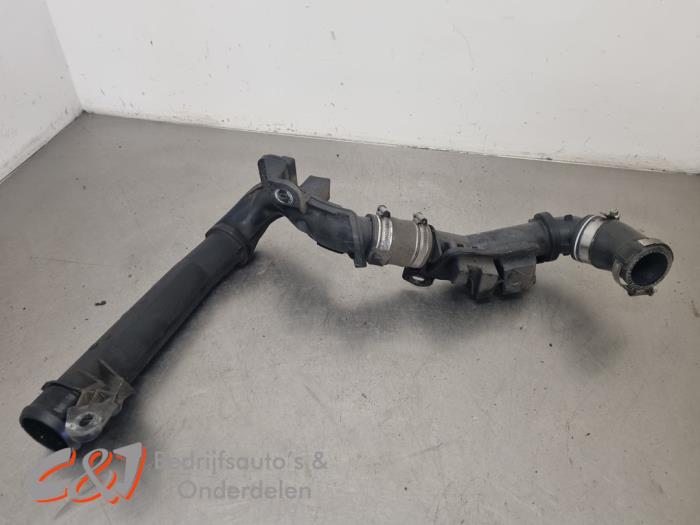 Gebrauchte Intercooler Rohr Peugeot Expert (V1/VA/VB/VE/VF/VT/VY) 2.0 Blue HDi 180 16V Preis € 21,00 Margenregelung angeboten von C&J Bedrijfsauto's & Onderdelen