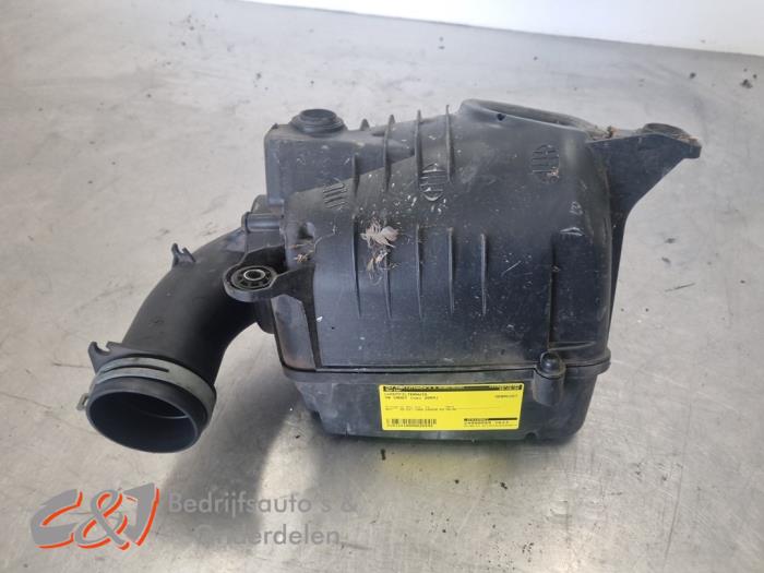 Begagnade Luftfilterhus Volkswagen Caddy III (2KA,2KH,2CA,2CH) 2.0 SDI Pris € 15,75 Marginaltabell erbjuds av C&J Bedrijfsauto's & Onderdelen
