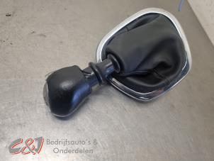 Begagnade Växelspaksknopp Renault Trafic (1FL/2FL/3FL/4FL) 1.6 dCi 115 Pris € 36,75 Marginaltabell erbjuds av C&J Bedrijfsauto's & Onderdelen