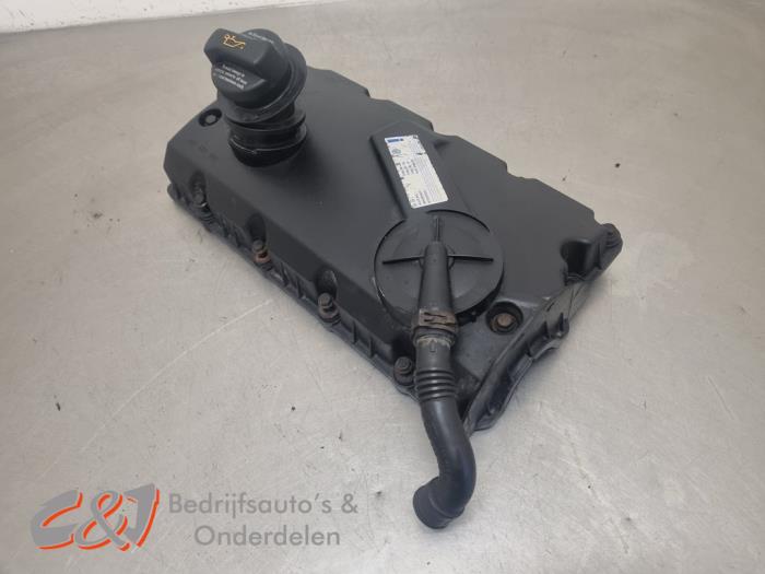 Ventildeckel van een Volkswagen Transporter T5 1.9 TDi 2004