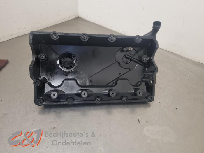 Ventildeckel van een Volkswagen Transporter T5 1.9 TDi 2004