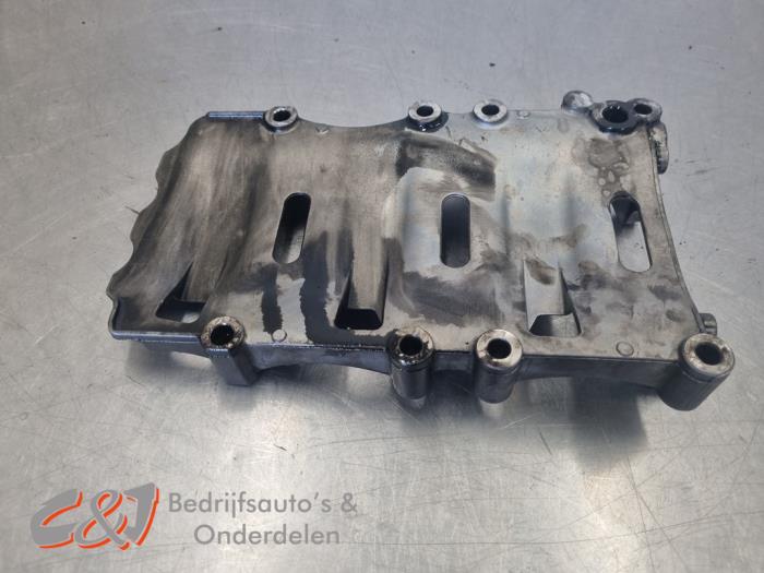 Gebrauchte Ölfiltergehäuse Peugeot Expert (V1/VA/VB/VE/VF/VT/VY) 2.0 Blue HDi 180 16V Preis € 68,25 Margenregelung angeboten von C&J Bedrijfsauto's & Onderdelen