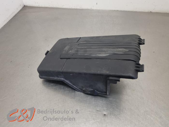 Begagnade Batterilock Volkswagen Caddy III (2KA,2KH,2CA,2CH) 1.6 TDI 16V Pris € 15,75 Marginaltabell erbjuds av C&J Bedrijfsauto's & Onderdelen