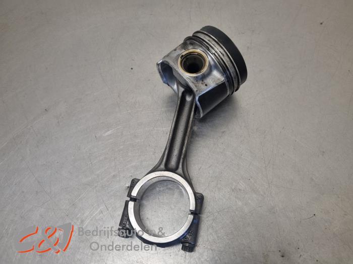 Usagé Piston Volkswagen Crafter (SY) 2.0 TDI Prix € 157,50 Règlement à la marge proposé par C&J Bedrijfsauto's & Onderdelen