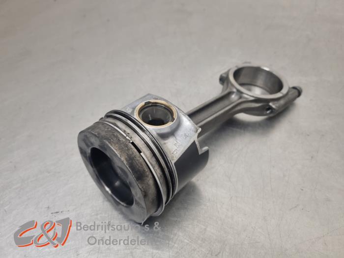 Usagé Piston Volkswagen Crafter (SY) 2.0 TDI Prix € 157,50 Règlement à la marge proposé par C&J Bedrijfsauto's & Onderdelen