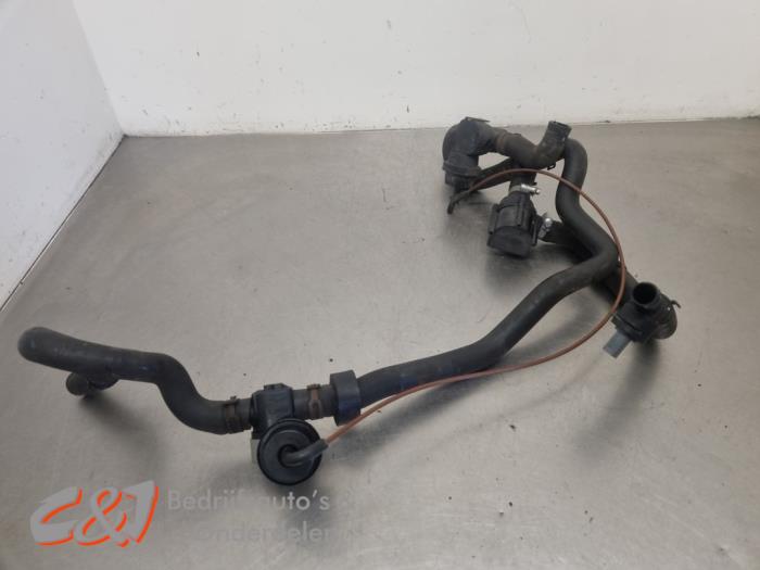 Usagé Kit pompe à eau Volkswagen Crafter 2.0 TDI 16V Prix € 26,25 Règlement à la marge proposé par C&J Bedrijfsauto's & Onderdelen