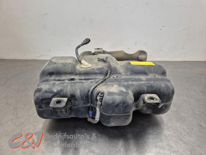 Gebrauchte Adblue Tank Renault Master III (FV) 2.3 dCi 170 16V FWD Preis € 131,25 Margenregelung angeboten von C&J Bedrijfsauto's & Onderdelen