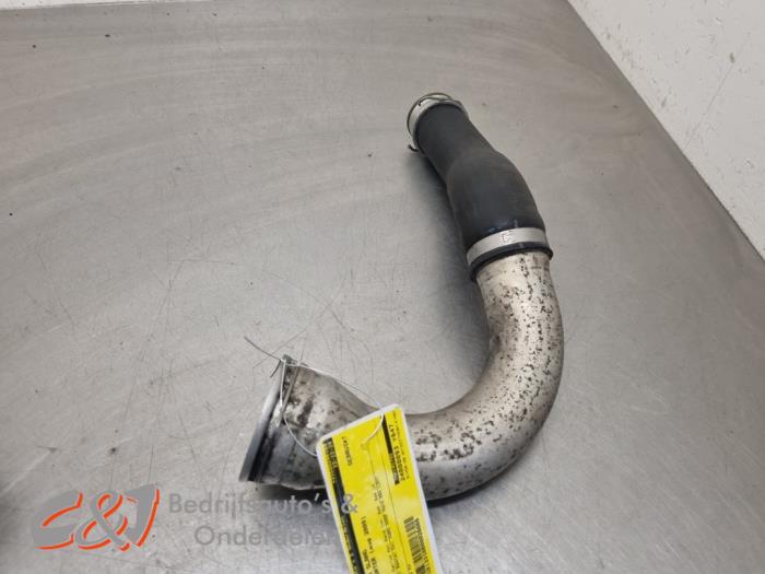 Gebrauchte Intercooler Schlauch Volkswagen Transporter T5 2.5 TDi PF Preis € 15,75 Margenregelung angeboten von C&J Bedrijfsauto's & Onderdelen
