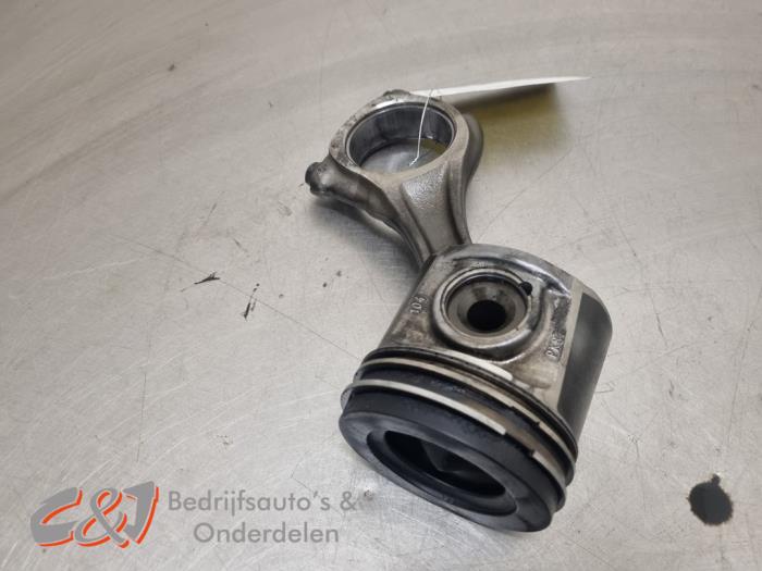 Usados Pistón Fiat Ducato (250) 2.3 D 130 Multijet Precio € 52,50 Norma de margen ofrecido por C&J Bedrijfsauto's & Onderdelen