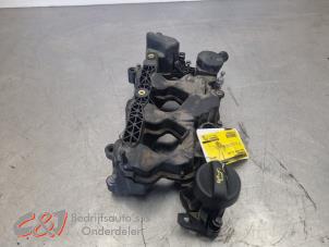 Ventildeckel van een Peugeot Partner (EA//EF/EN/EU) 1.5 BlueHDi 100 2020