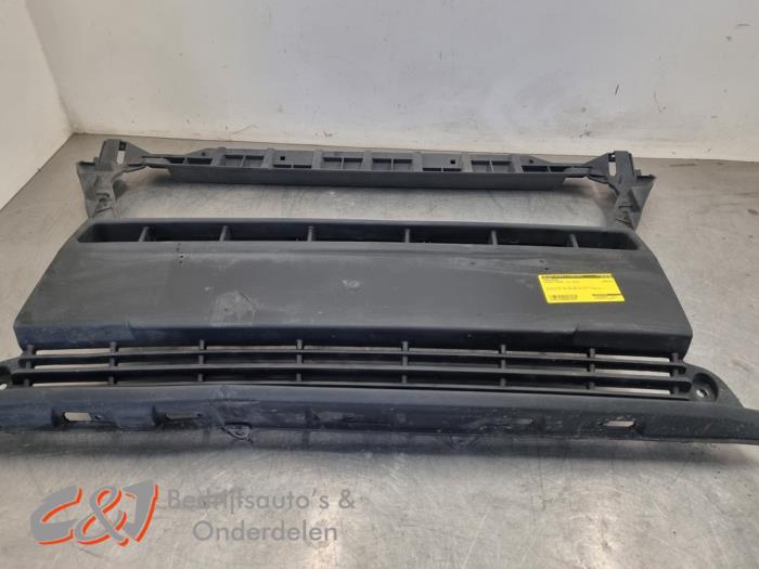 Begagnade Front Peugeot Boxer (U9) 2.0 BlueHDi 160 Pris € 31,50 Marginaltabell erbjuds av C&J Bedrijfsauto's & Onderdelen