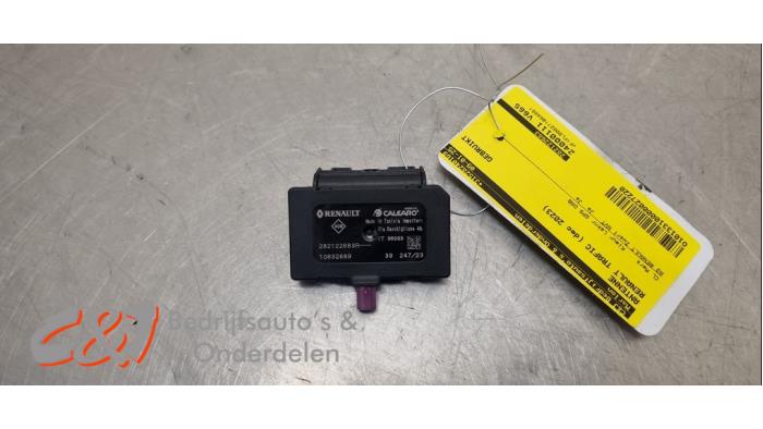 Używane Antena Renault Trafic (1FL/2FL/3FL/4FL) 2.0 dCi 16V 150 Cena € 26,25 Procedura marży oferowane przez C&J Bedrijfsauto's & Onderdelen